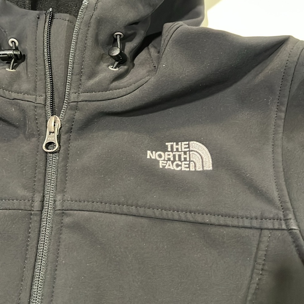 The North Face - small black hooded coat - Picture 4 of 12